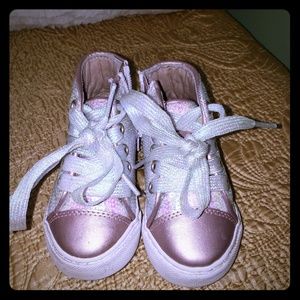 Toddler midtop shoes